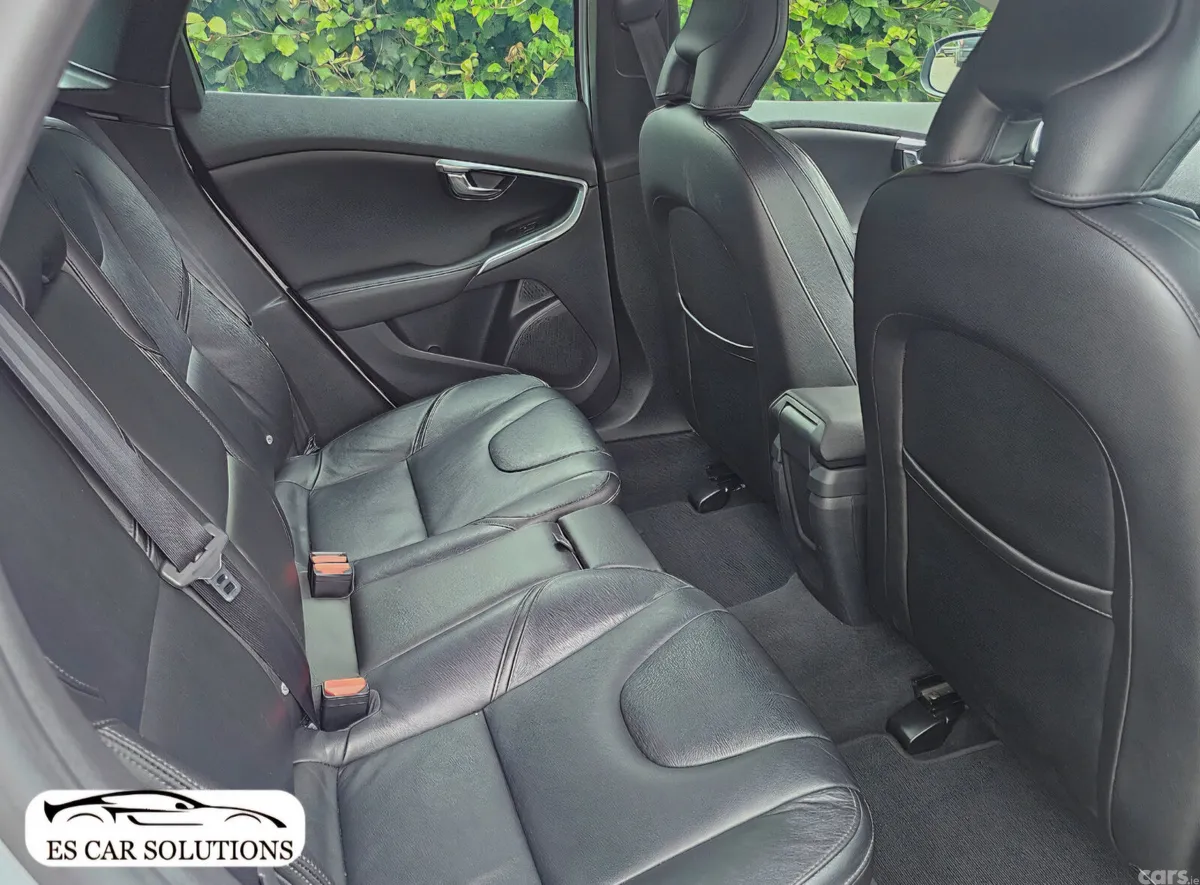 Volvo V40 Hatchback, Petrol, 2016, Grey