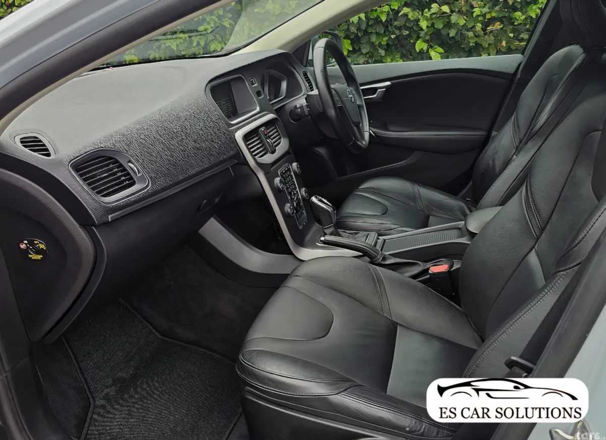 Volvo V40 Hatchback, Petrol, 2016, Grey