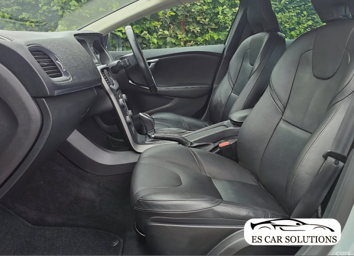 Volvo V40 Hatchback, Petrol, 2016, Grey