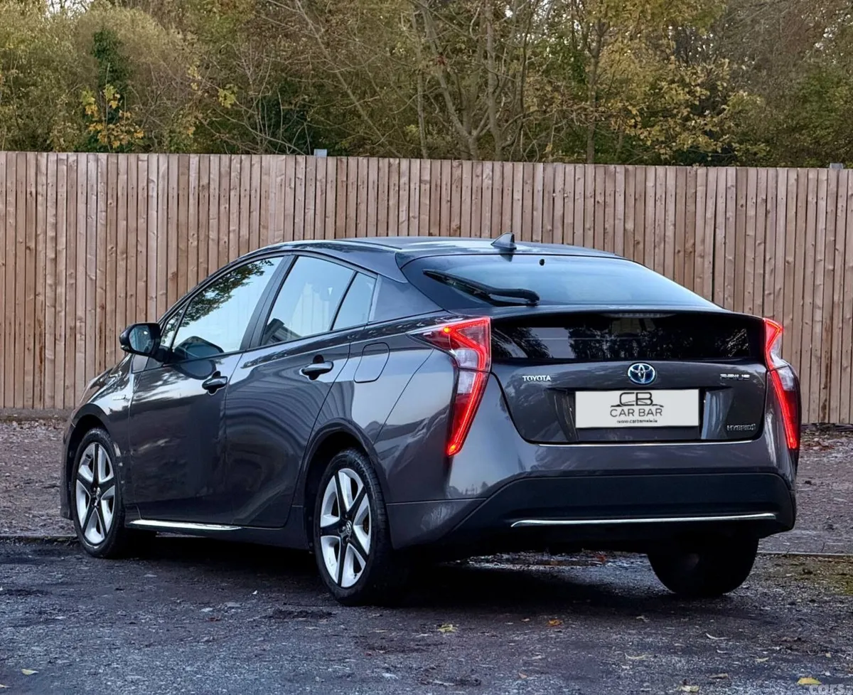 Toyota Prius Hatchback, Petrol Hybrid, 2017, Grey