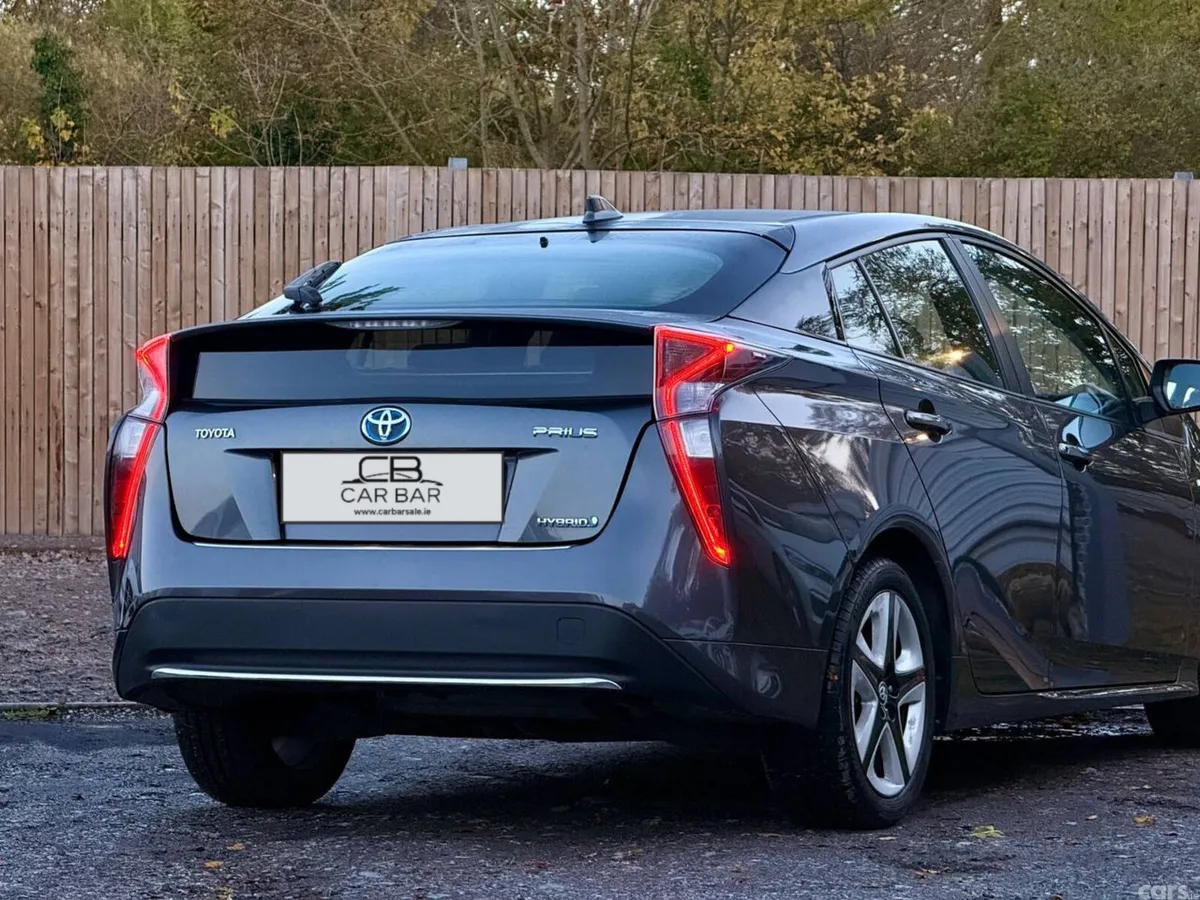 Toyota Prius Hatchback, Petrol Hybrid, 2017, Grey