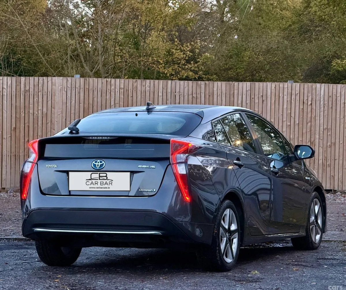 Toyota Prius Hatchback, Petrol Hybrid, 2017, Grey