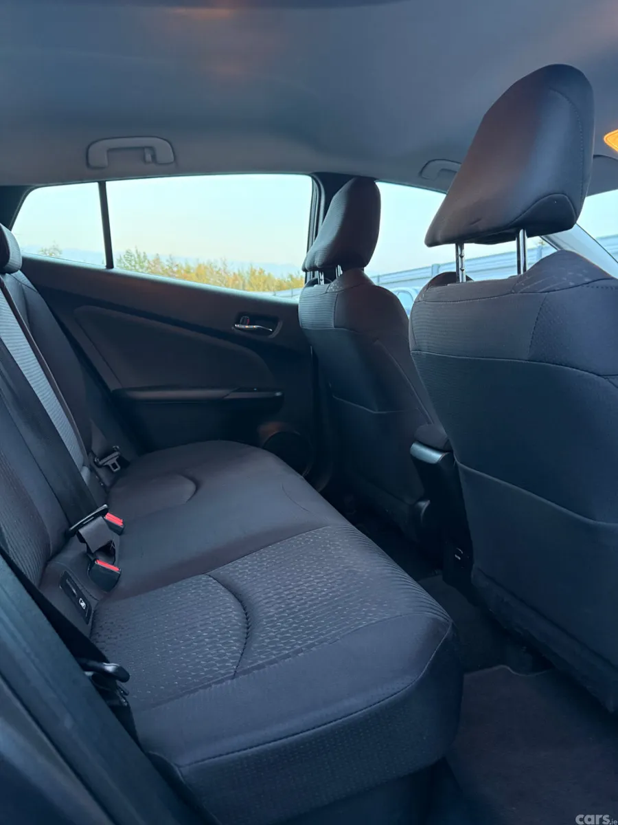Toyota Prius Hatchback, Petrol Hybrid, 2017, Grey