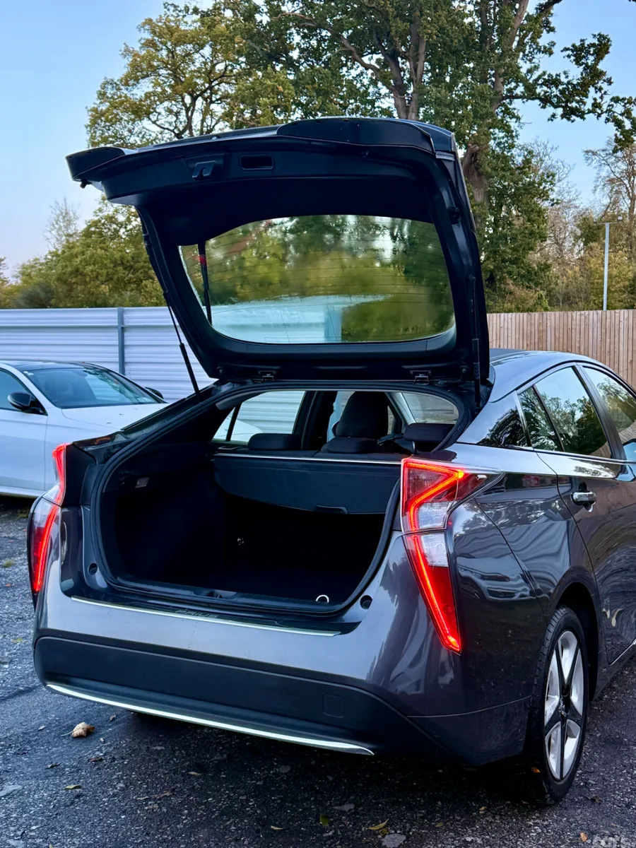 Toyota Prius Hatchback, Petrol Hybrid, 2017, Grey