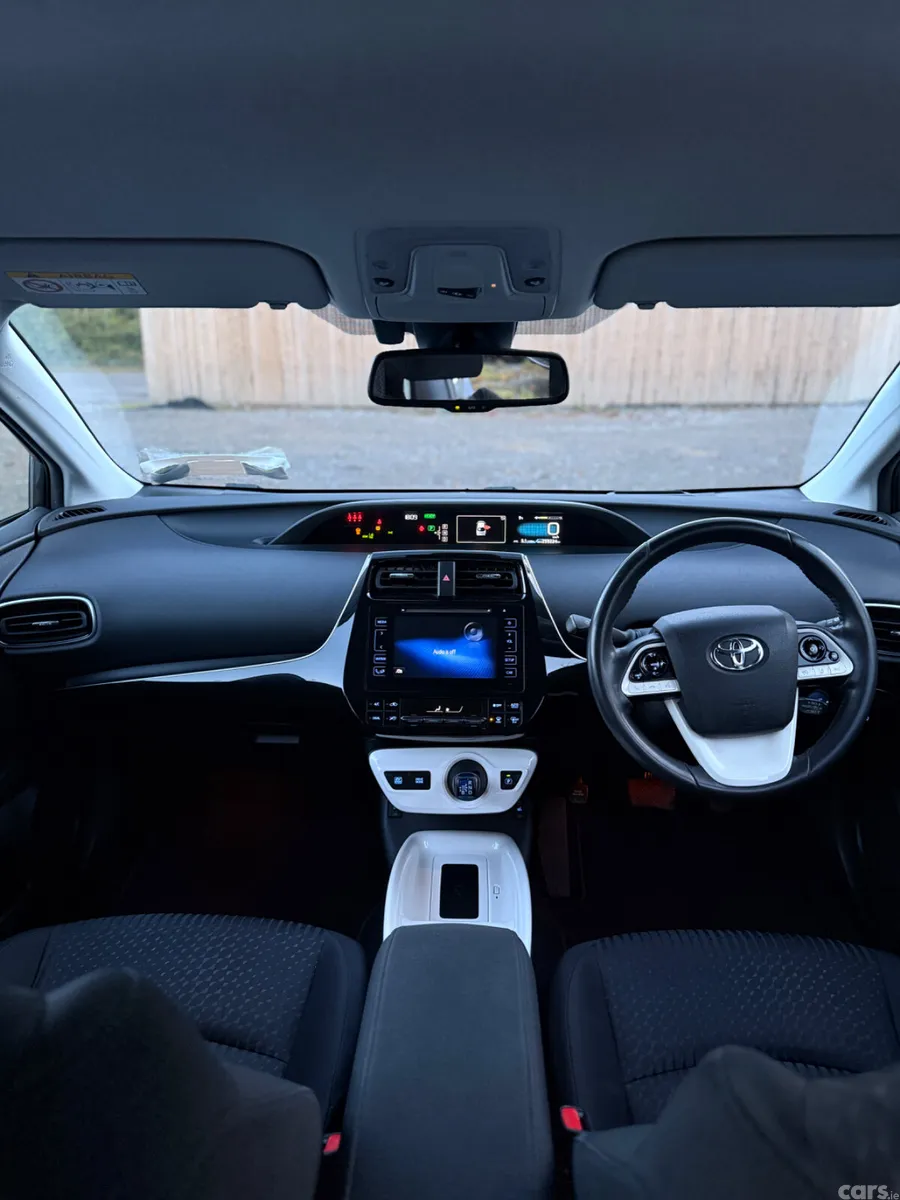 Toyota Prius Hatchback, Petrol Hybrid, 2017, Grey