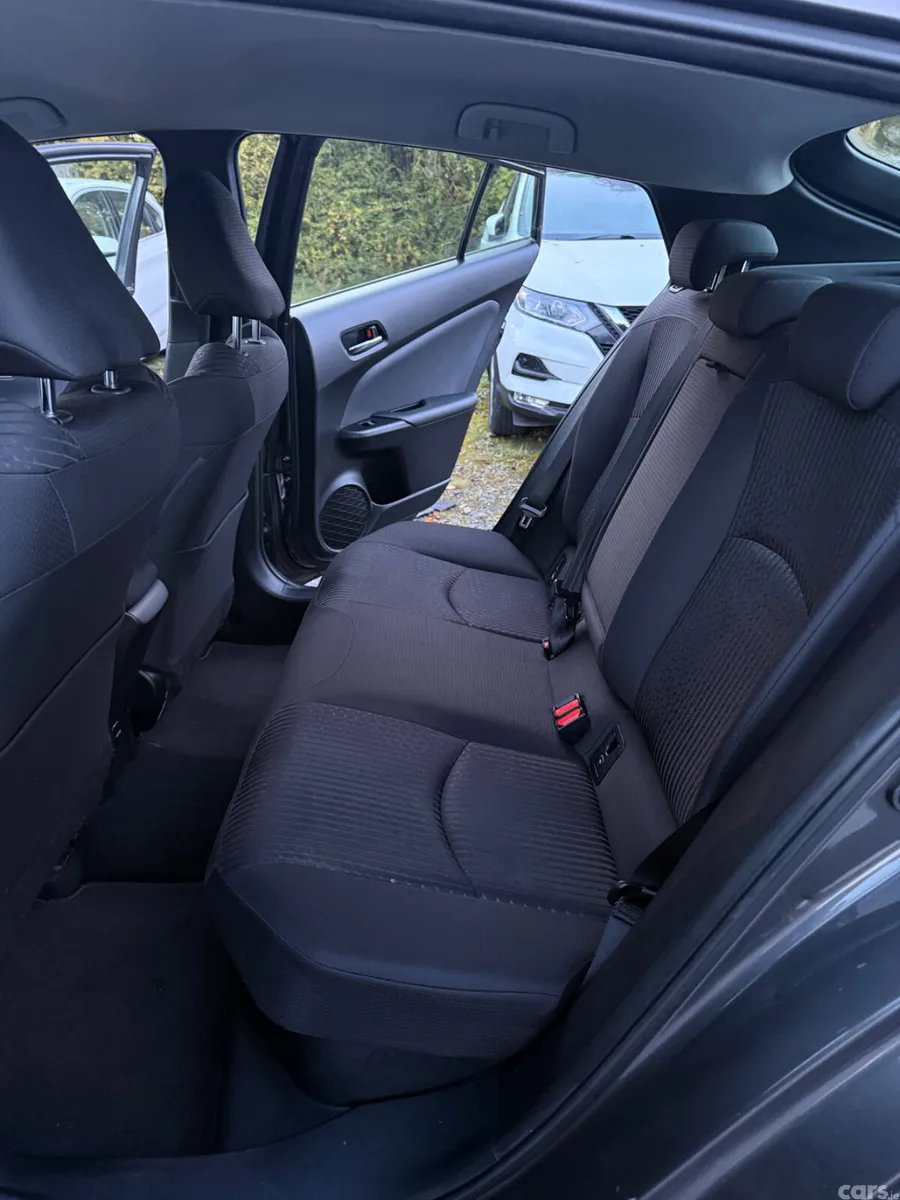 Toyota Prius Hatchback, Petrol Hybrid, 2017, Grey