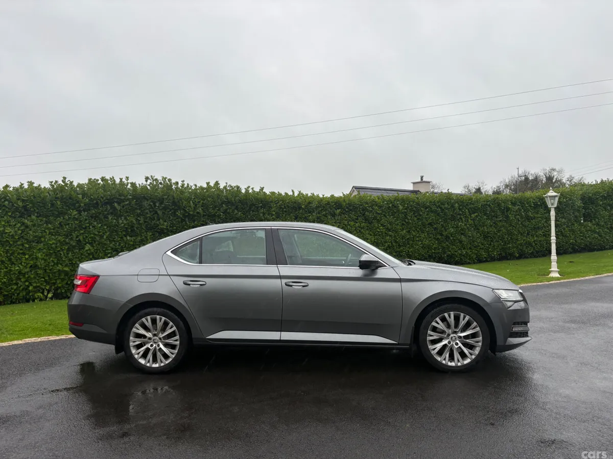 Skoda Superb Saloon, Diesel, 2023, Grey