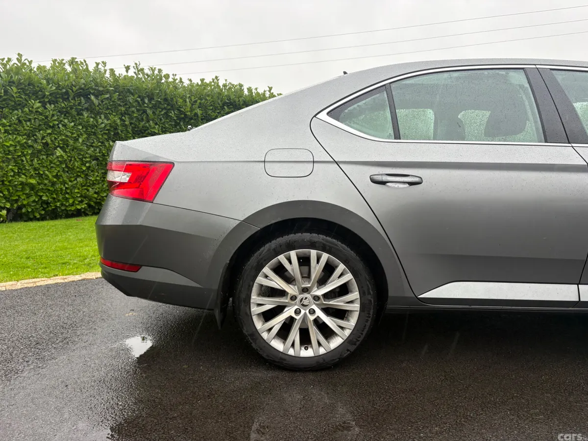 Skoda Superb Saloon, Diesel, 2023, Grey