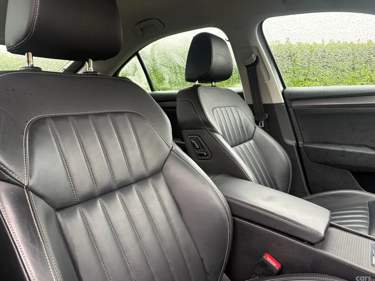 Skoda Superb Saloon, Diesel, 2023, Grey