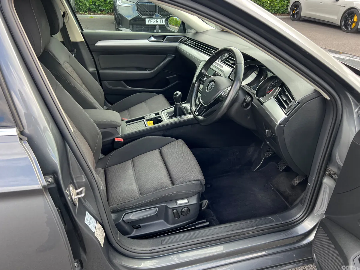 Volkswagen Passat Saloon, Diesel, 2017, Grey