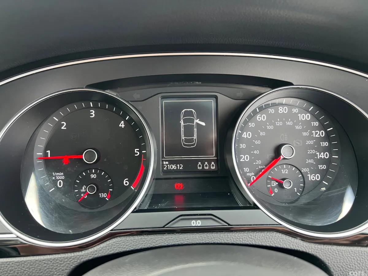 Volkswagen Passat Saloon, Diesel, 2017, Grey