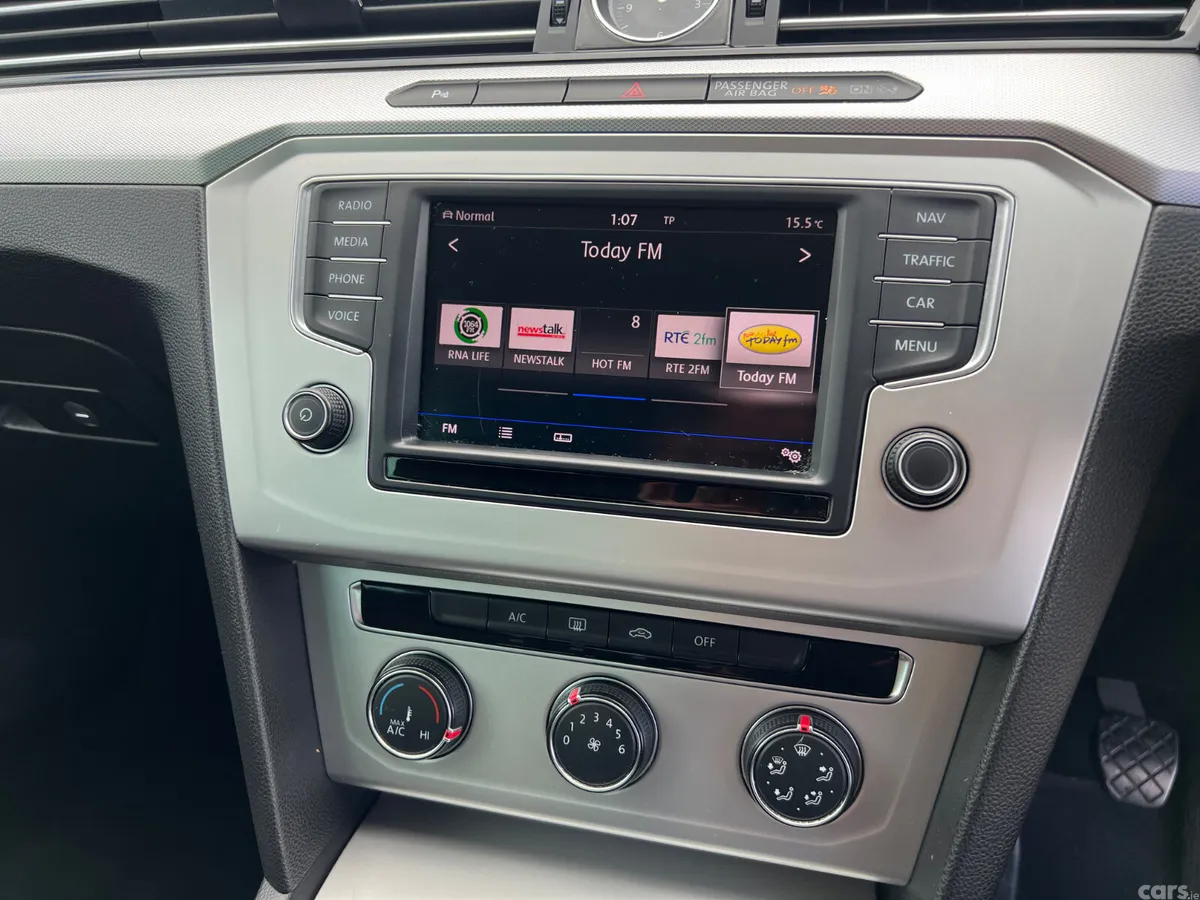 Volkswagen Passat Saloon, Diesel, 2017, Grey