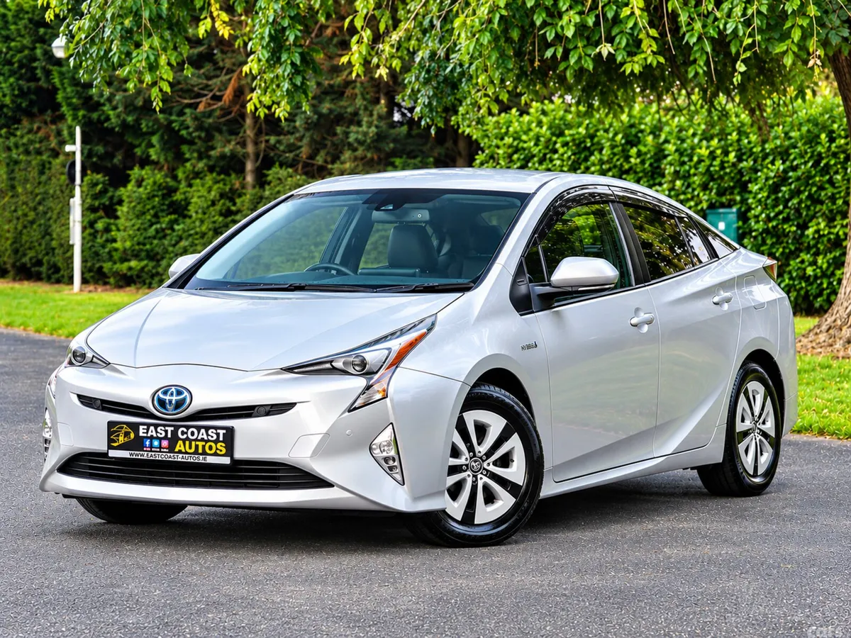 Toyota Prius Hatchback, Petrol Hybrid, 2019, White