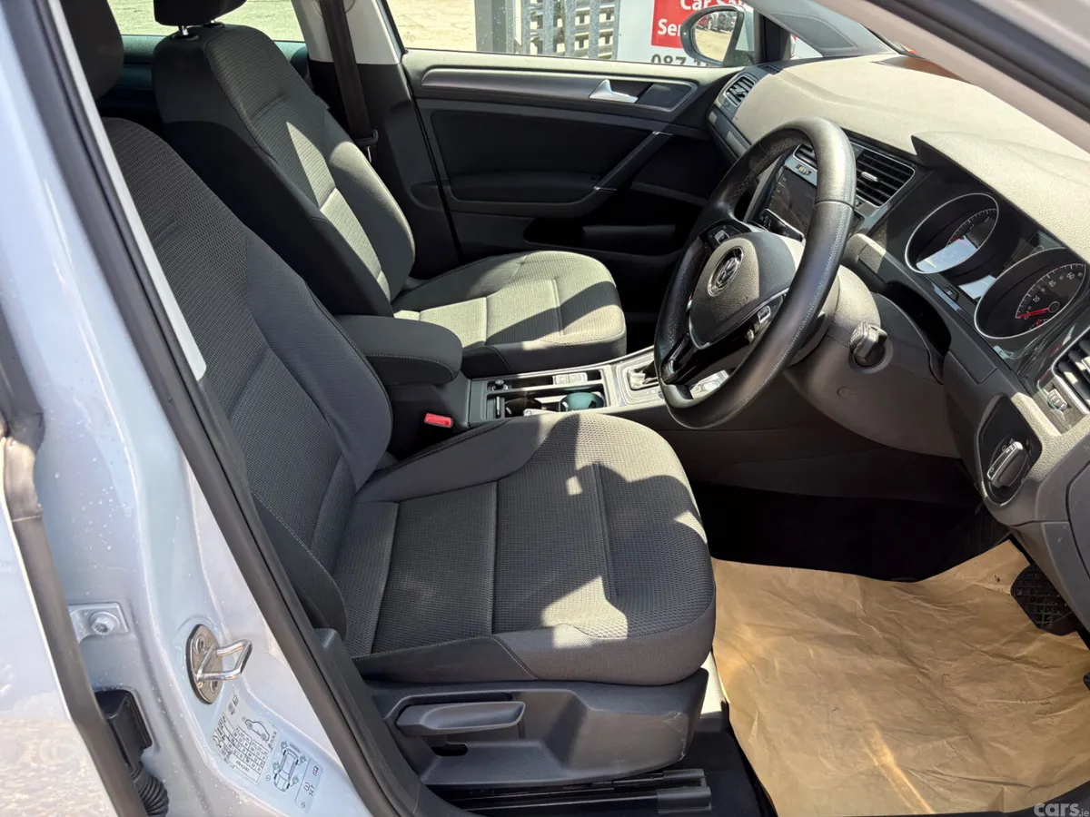 Volkswagen Golf Hatchback, Petrol, 2017, Grey