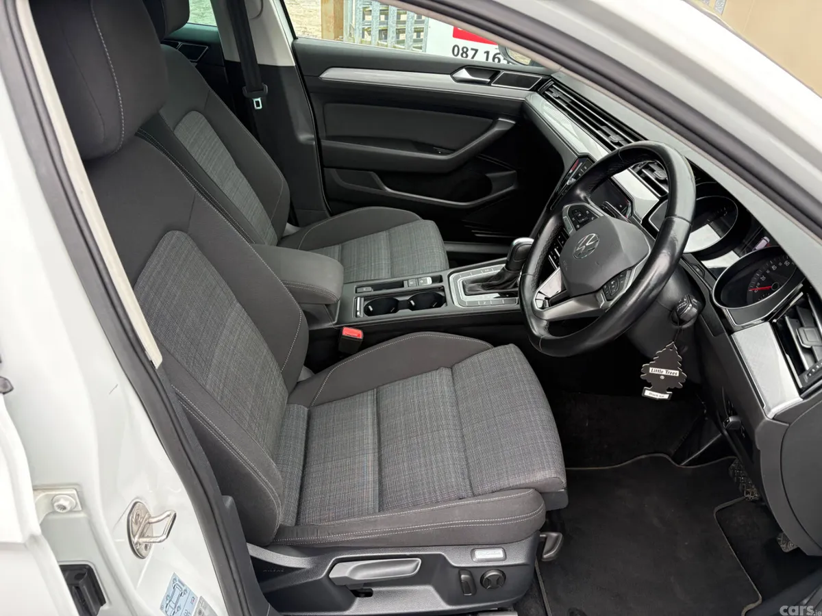 Volkswagen Passat Estate, Diesel, 2020, White