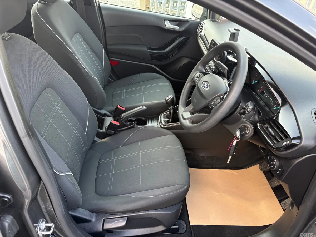 Ford Fiesta Hatchback, Petrol, 2018, Grey
