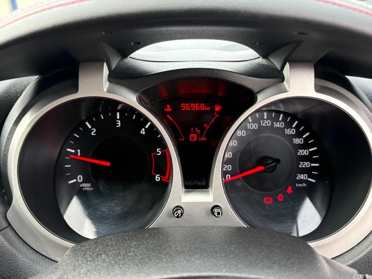 Nissan Juke SUV, Diesel, 2016, Red
