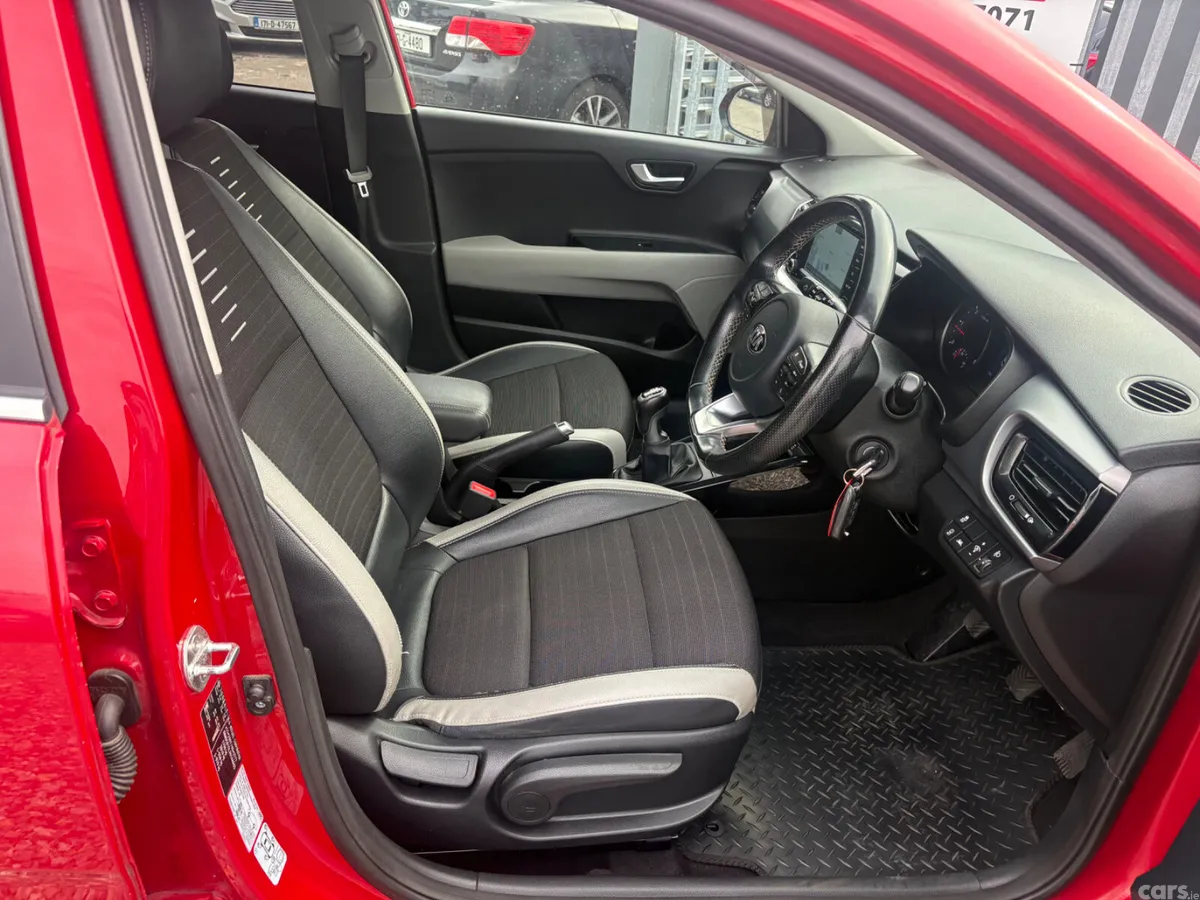 Kia Stonic Hatchback, Diesel, 2018, Red