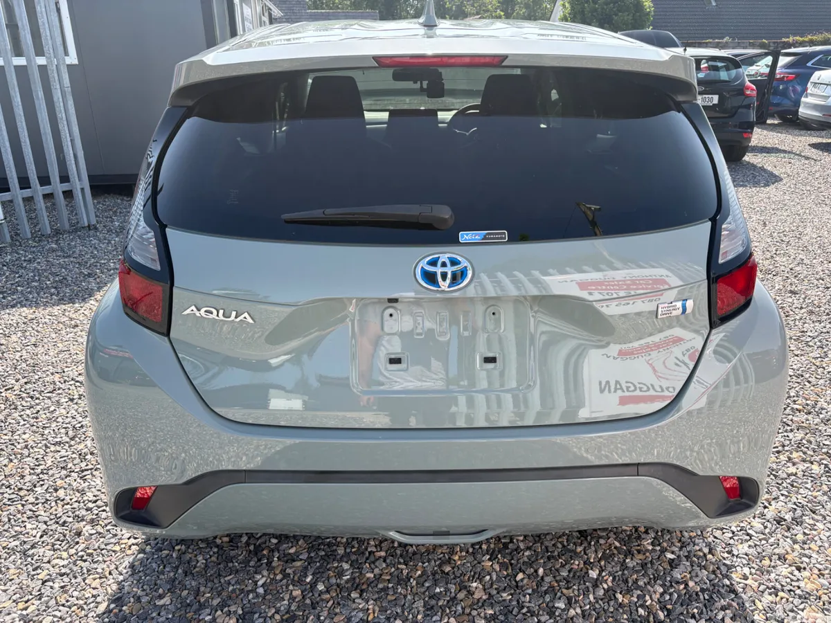 Toyota Aqua Hatchback, Petrol Hybrid, 2021, Green