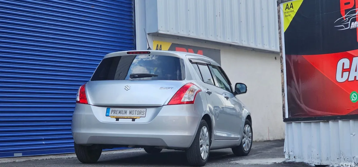 Suzuki Swift Hatchback, Petrol, 2015, Silver