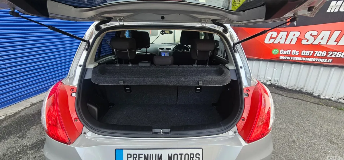 Suzuki Swift Hatchback, Petrol, 2015, Silver