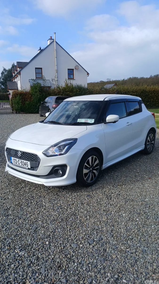 Suzuki Swift Hatchback, Petrol, 2017, White
