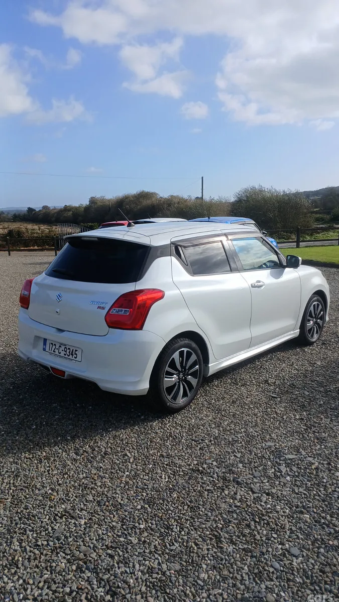Suzuki Swift Hatchback, Petrol, 2017, White
