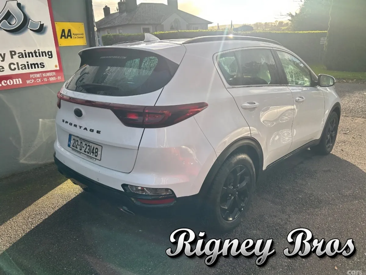 Kia Sportage MPV, Diesel, 2021, White