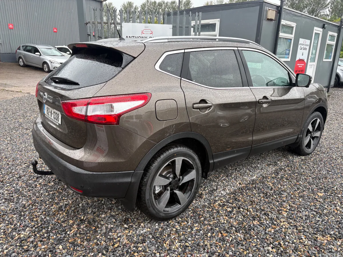 Nissan Qashqai Hatchback, Diesel, 2016, Brown
