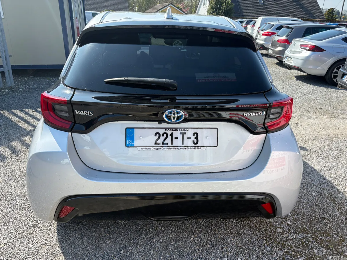 Toyota Yaris Hatchback, Petrol Hybrid, 2022, Grey