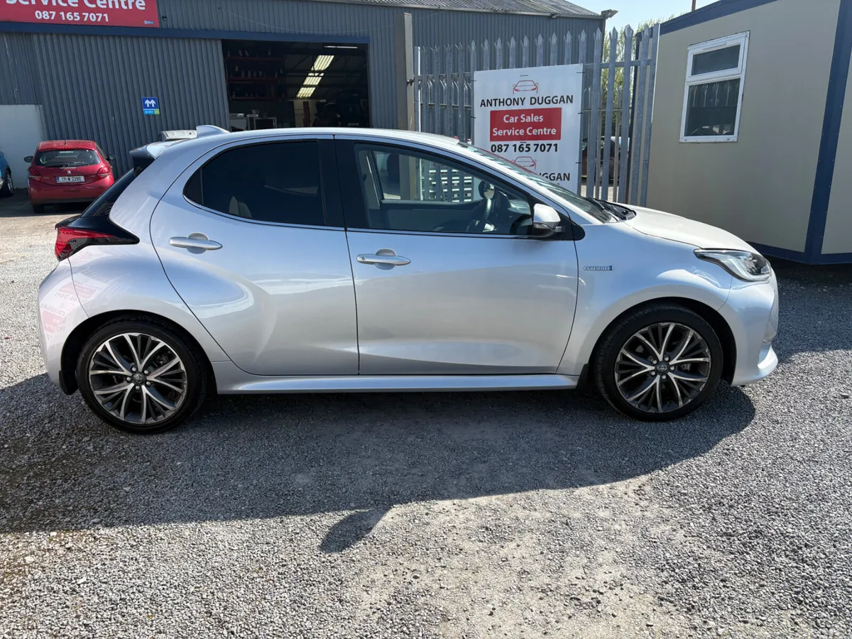 Toyota Yaris Hatchback, Petrol Hybrid, 2022, Grey