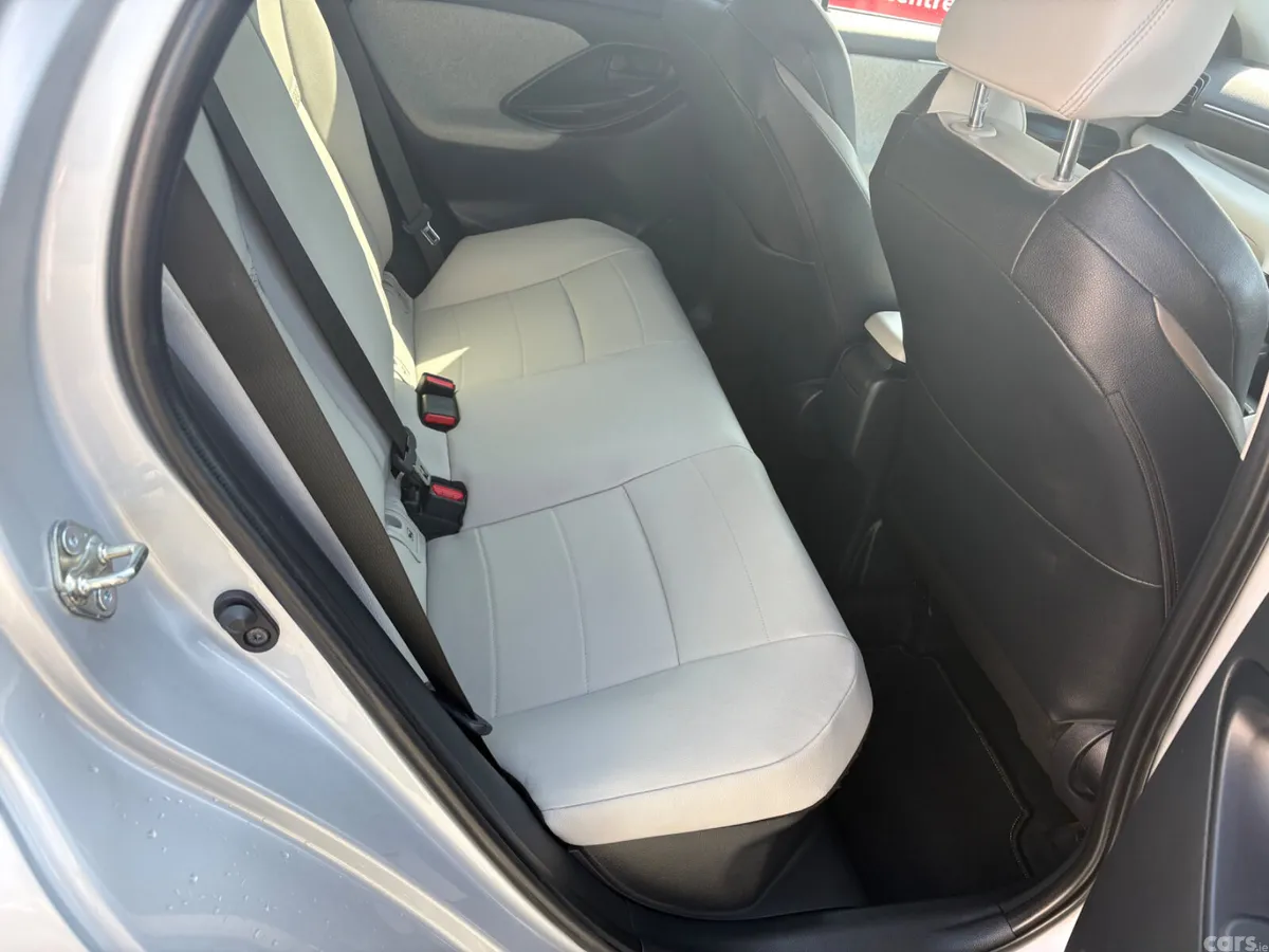 Toyota Yaris Hatchback, Petrol Hybrid, 2022, Grey