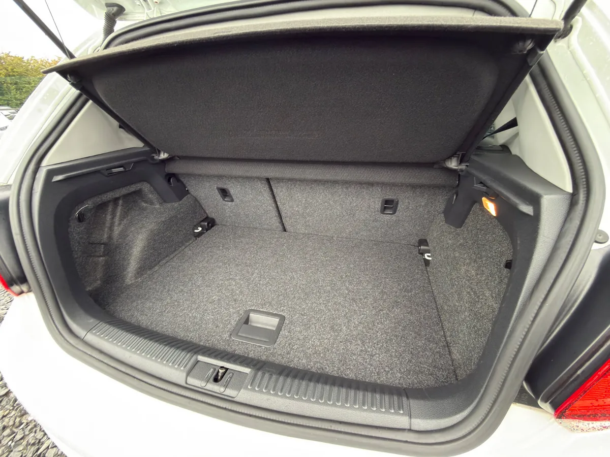 Volkswagen Polo Hatchback, Petrol, 2017, White