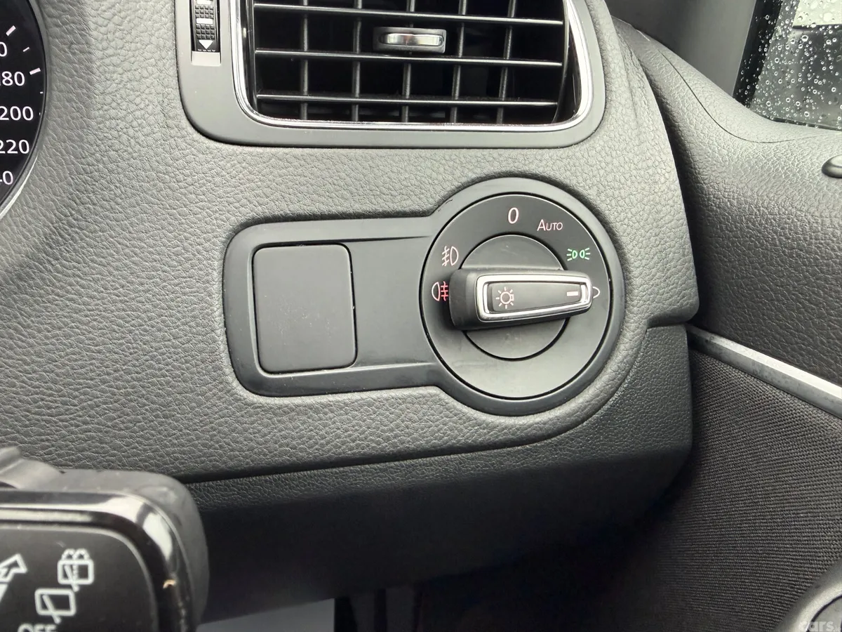 Volkswagen Polo Hatchback, Petrol, 2017, White