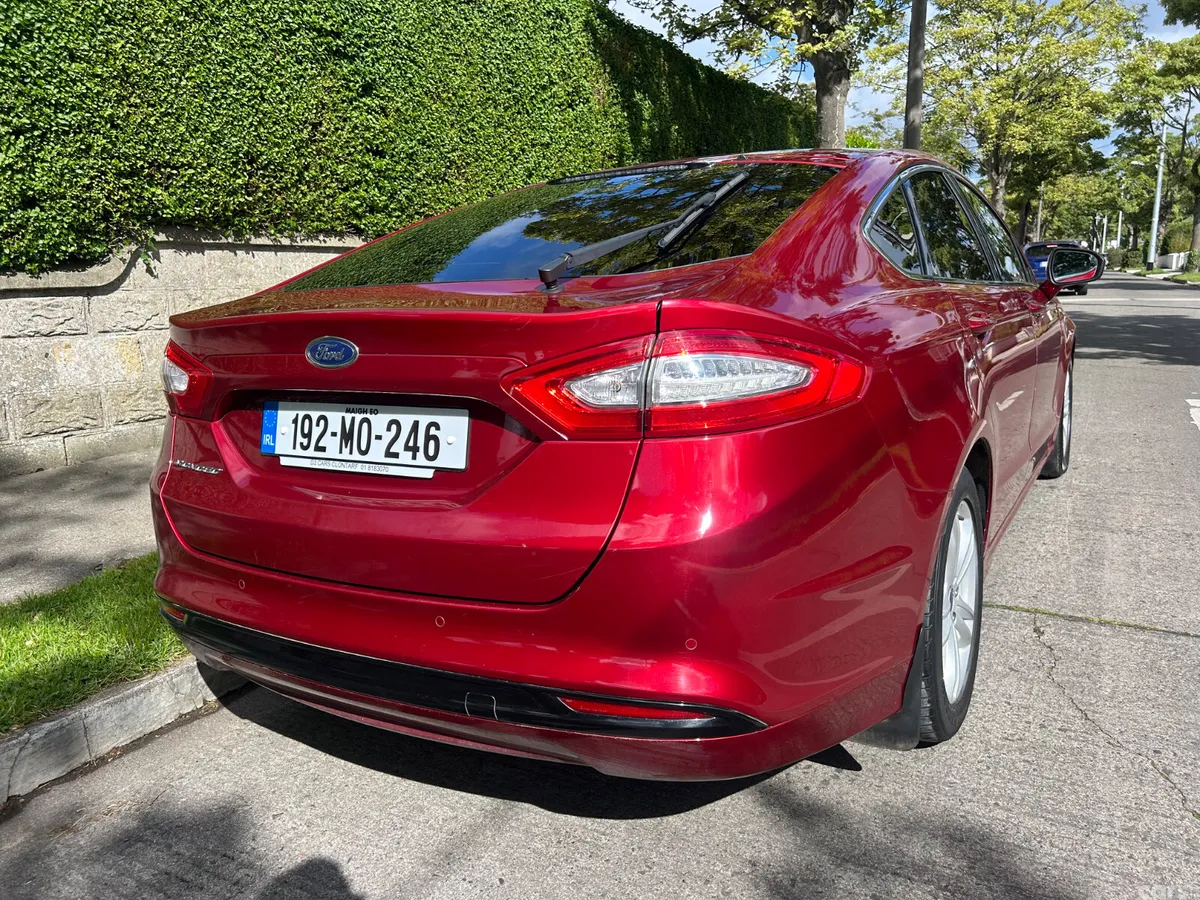 Ford Mondeo Hatchback, Diesel, 2019, Red