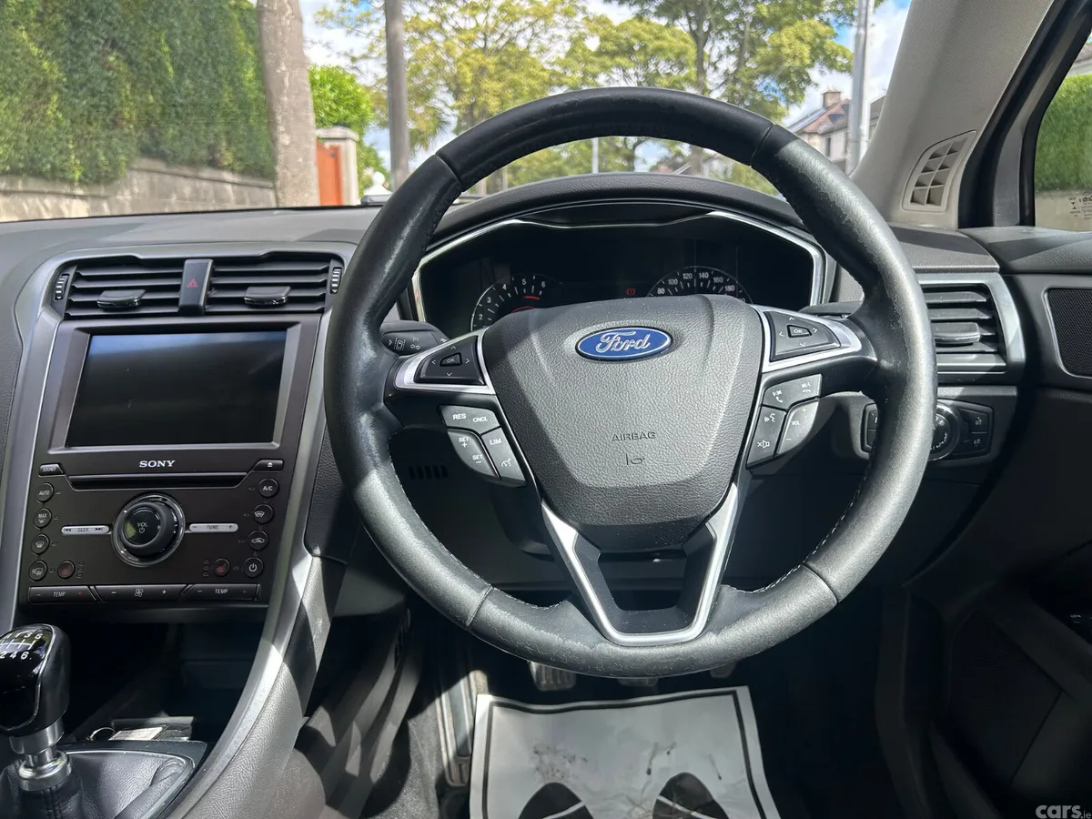 Ford Mondeo Hatchback, Diesel, 2019, Red