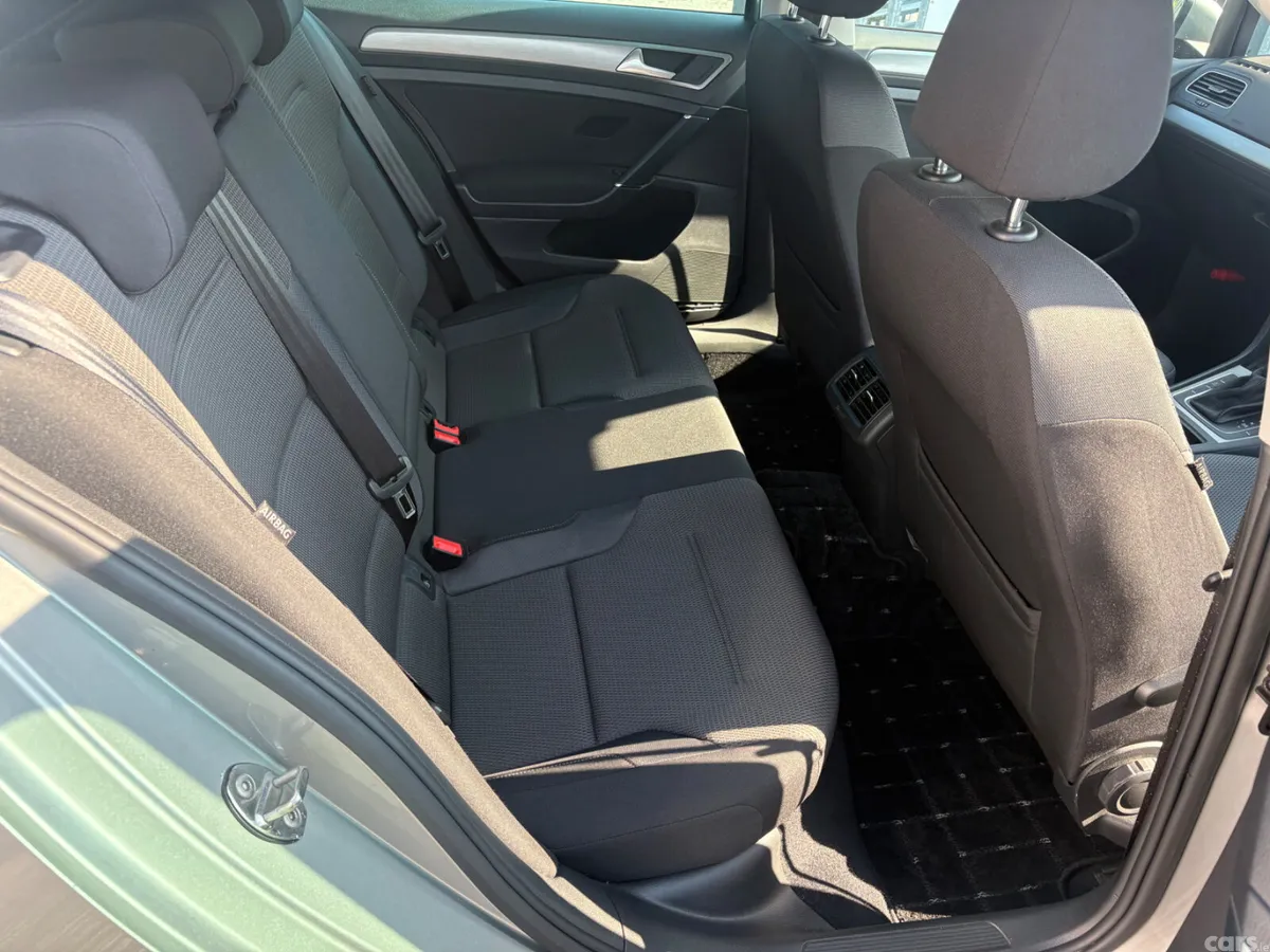 Volkswagen Golf Hatchback, Petrol, 2017, Silver