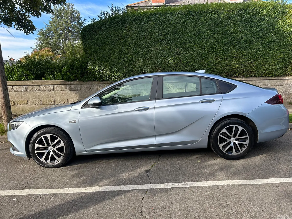 Opel Insignia Hatchback, Diesel, 2018, Grey