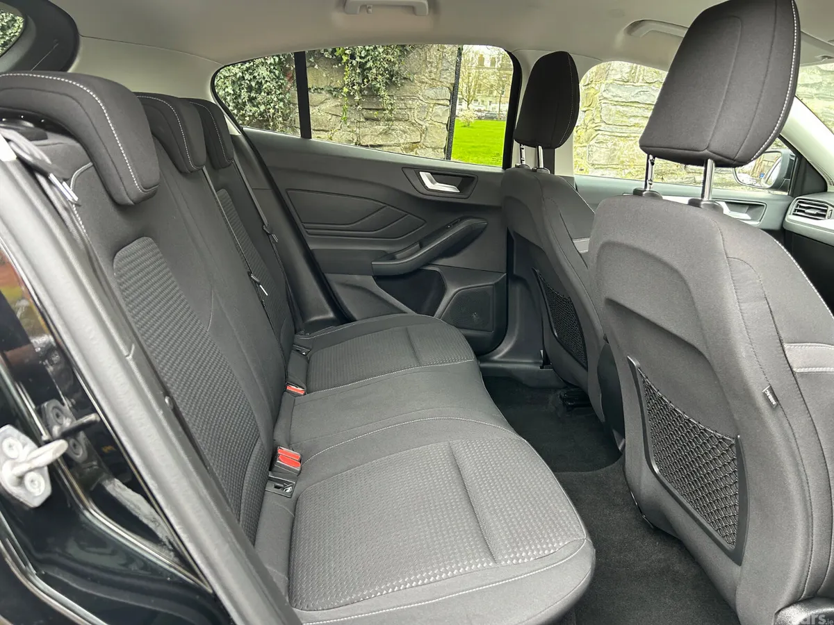 Ford Focus Hatchback, Petrol, 2019, Black
