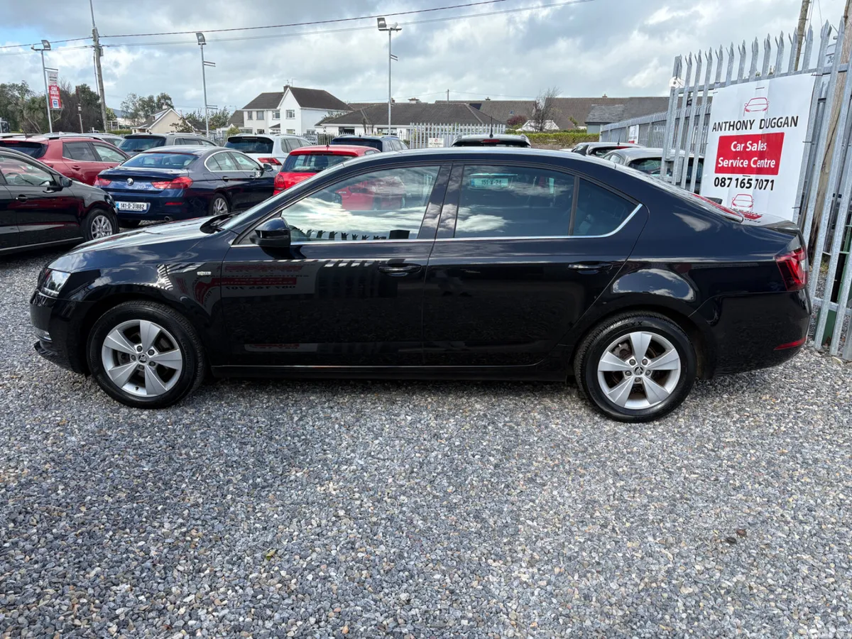 Skoda Octavia Saloon, Diesel, 2019, Black