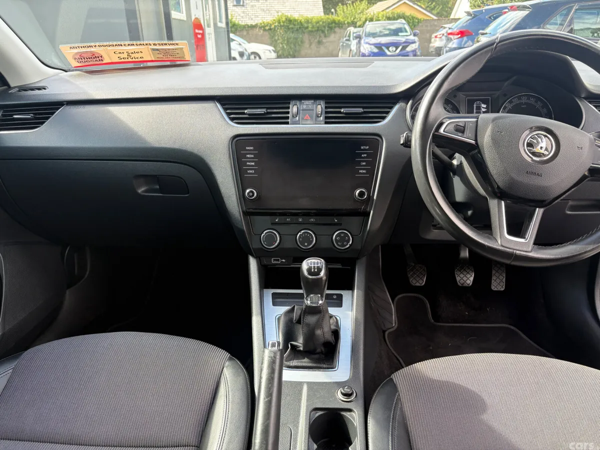 Skoda Octavia Saloon, Diesel, 2019, Black