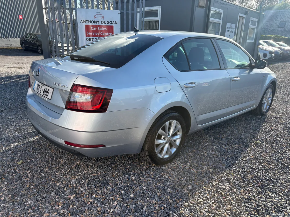 Skoda Octavia Saloon, Petrol, 2019, Grey