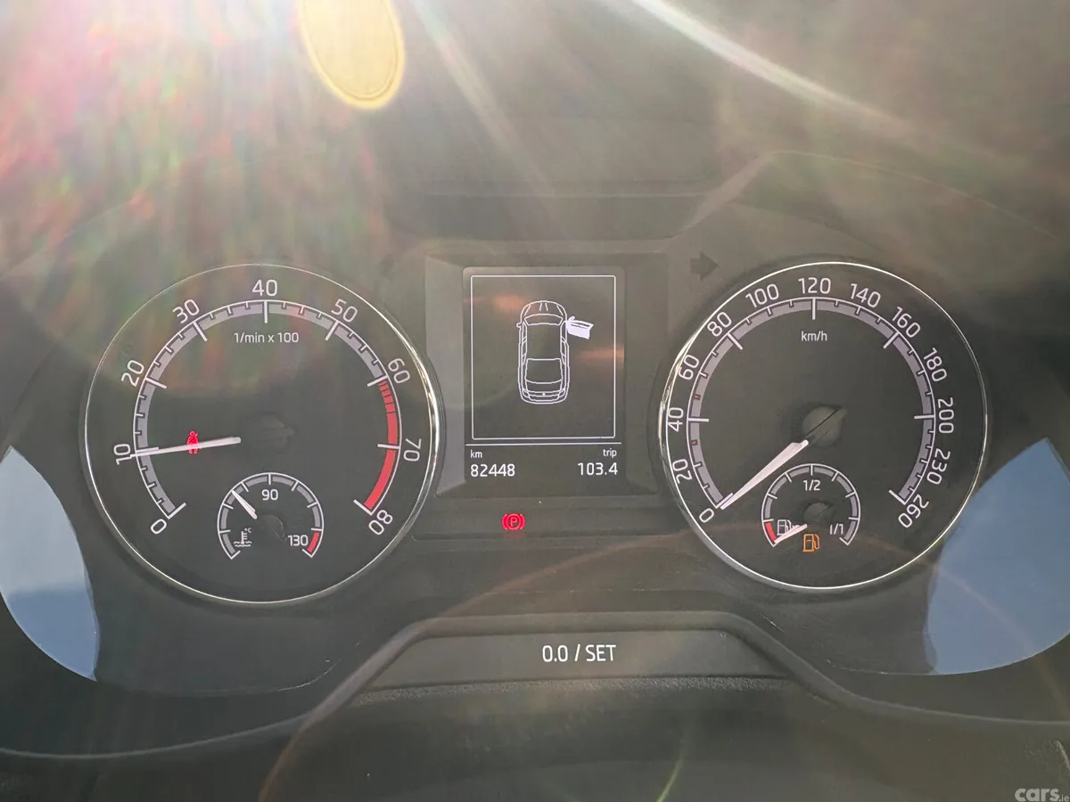 Skoda Octavia Saloon, Petrol, 2019, Grey