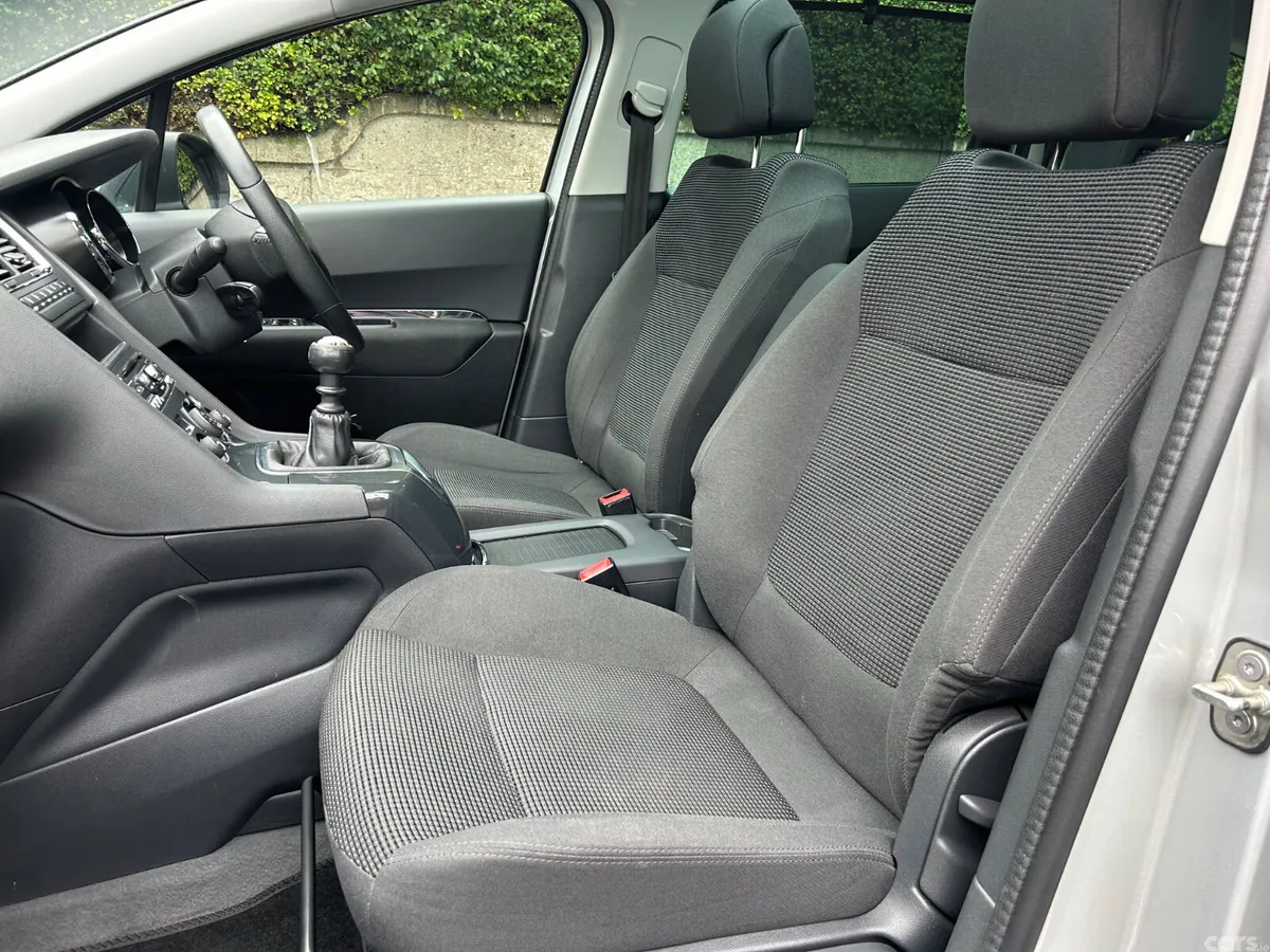 Peugeot 5008 MPV, Diesel, 2016, Silver