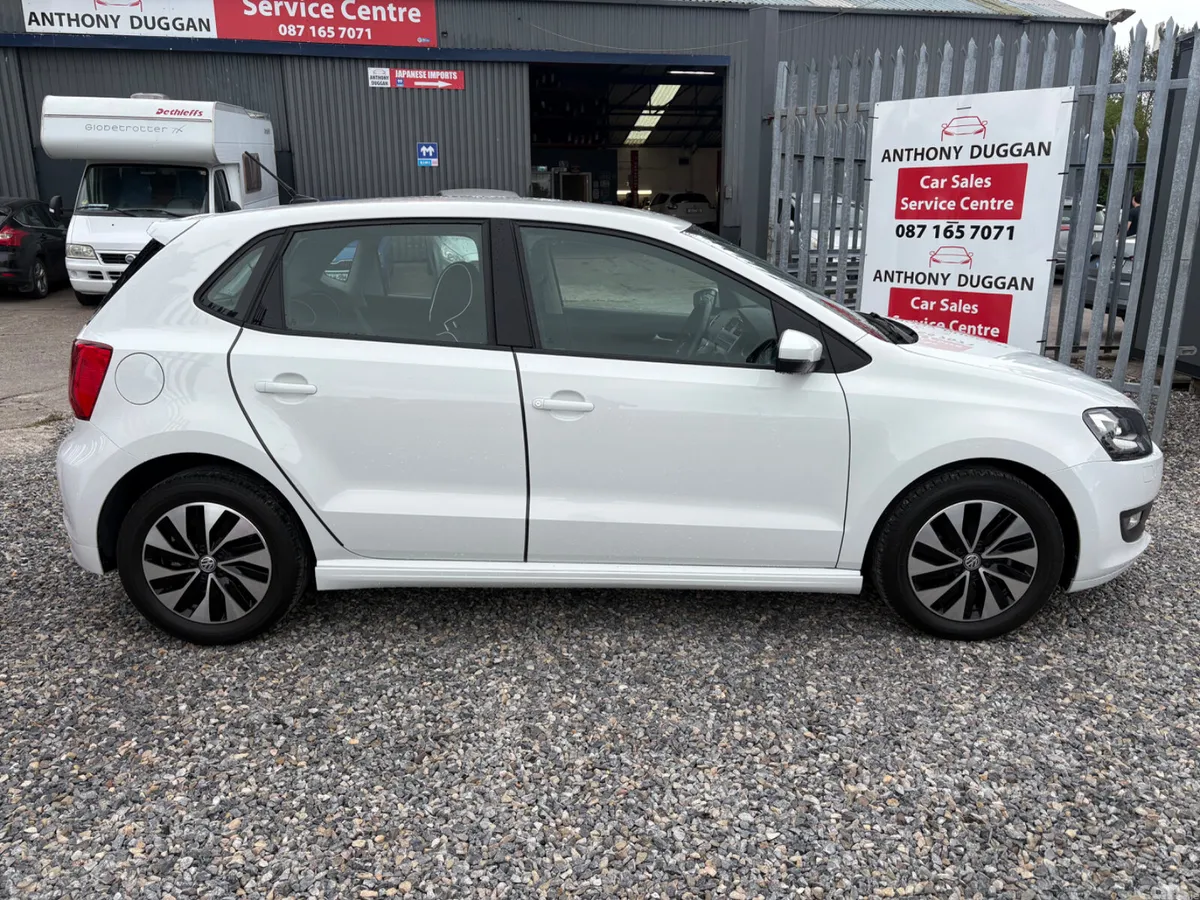 Volkswagen Polo Hatchback, Petrol, 2017, White