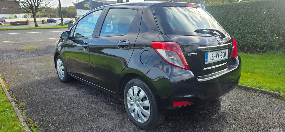 Toyota Yaris Hatchback, Petrol, 2013, Black