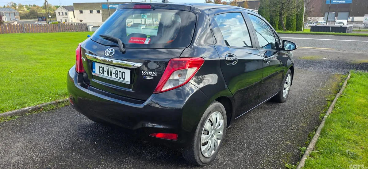 Toyota Yaris Hatchback, Petrol, 2013, Black