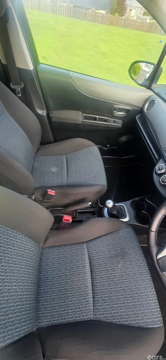 Toyota Yaris Hatchback, Petrol, 2013, Black