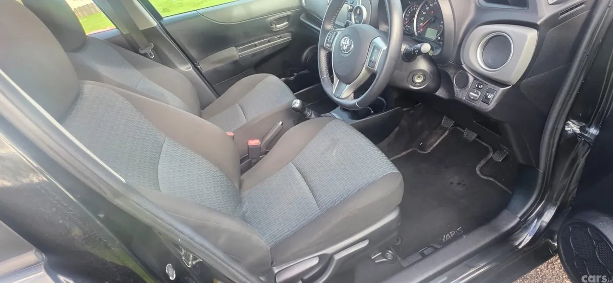 Toyota Yaris Hatchback, Petrol, 2013, Black