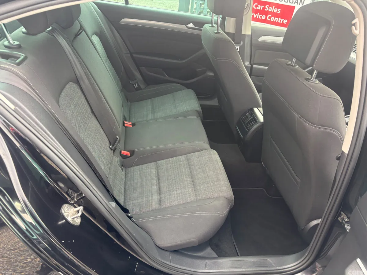 Volkswagen Passat Saloon, Diesel, 2021, Black